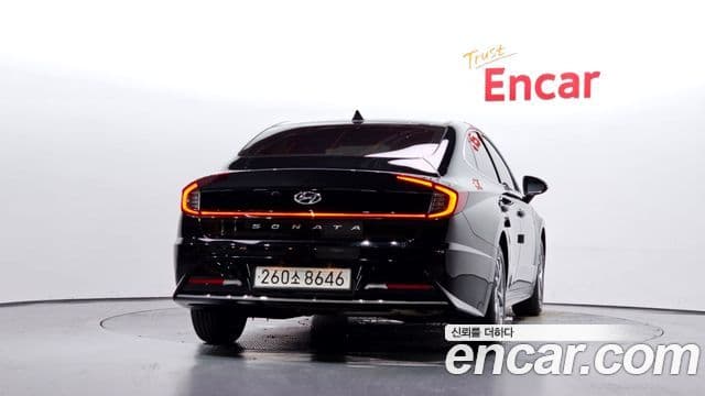 Hyundai Sonata 2022 — ფოტო 4/20