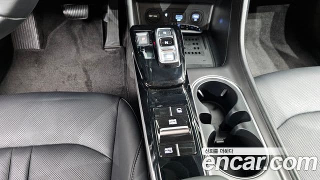 Hyundai Sonata 2022 — ფოტო 9/20