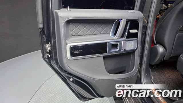 Mercedes-Benz G-Class 2022 — Photo 7/36