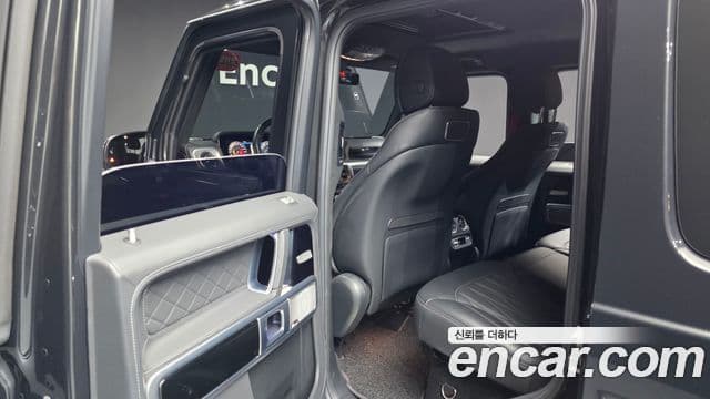 Mercedes-Benz G-Class 2022 — Photo 18/36