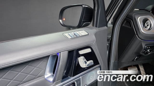 Mercedes-Benz G-Class 2022 — Photo 34/36