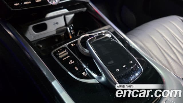 Mercedes-Benz G-Class 2022 — Photo 6/36