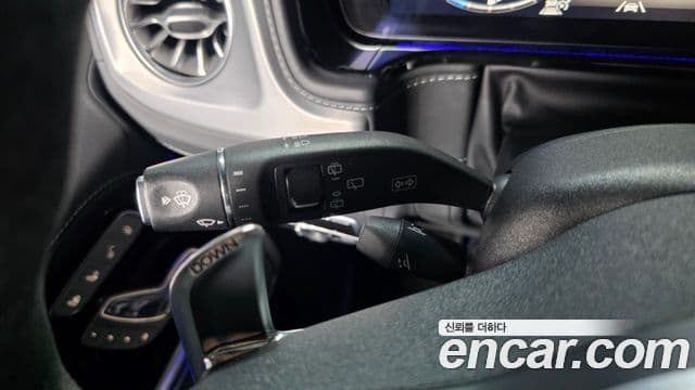 Mercedes-Benz G-Class 2022 — Photo 10/36