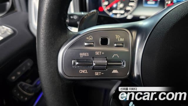 Mercedes-Benz G-Class 2022 — Photo 16/36