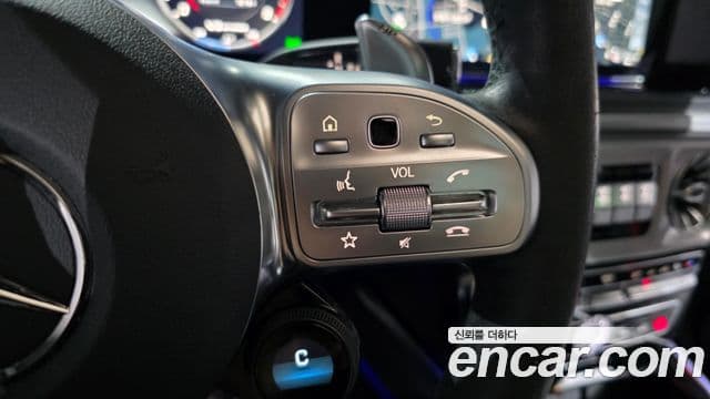 Mercedes-Benz G-Class 2022 — Photo 13/36