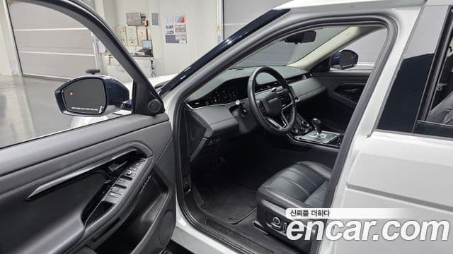 Land Rover Range Rover Evoque 2022 — Photo 12/38