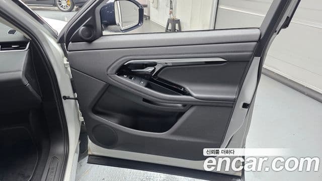 Land Rover Range Rover Evoque 2022 — Photo 5/38