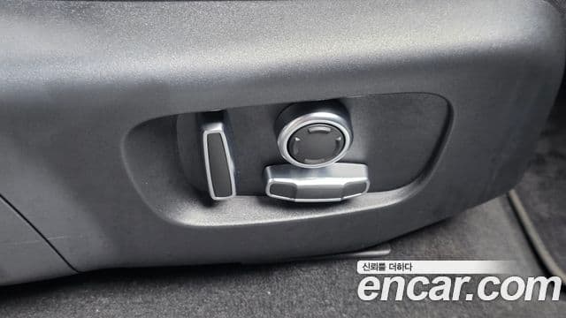 Land Rover Range Rover Evoque 2022 — Photo 7/38