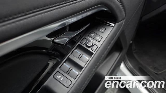 Land Rover Range Rover Evoque 2022 — Photo 23/38