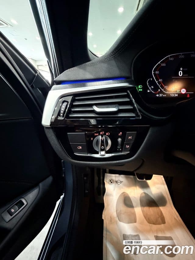 BMW 5 Series 2023 — ფოტო 2/10