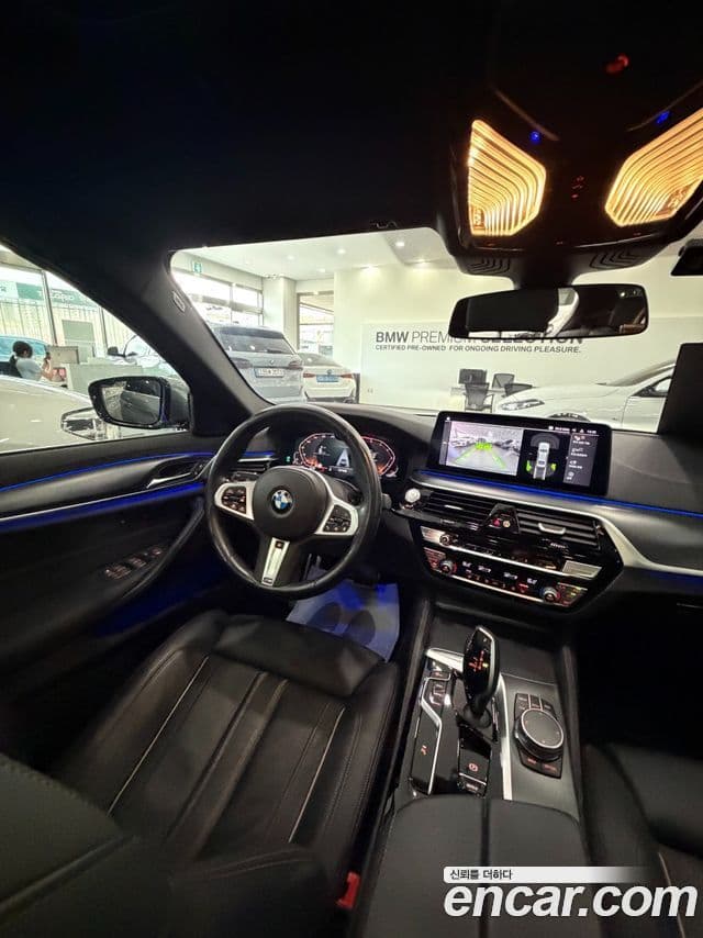 BMW 5 Series 2023 — ფოტო 9/10