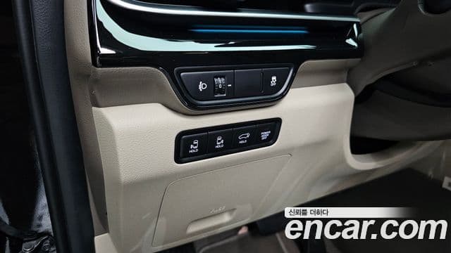 Kia Carnival 2024 — Photo 8/39