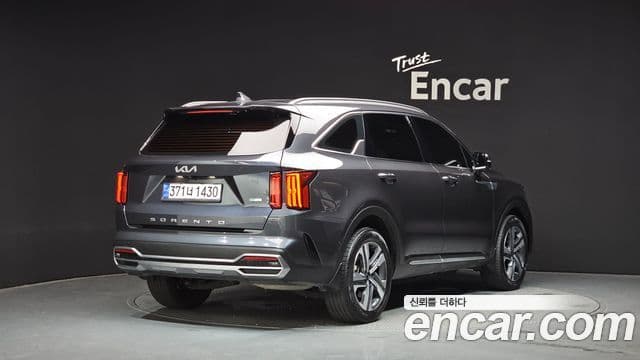 Kia Sorento 2022 — Фото 2/20