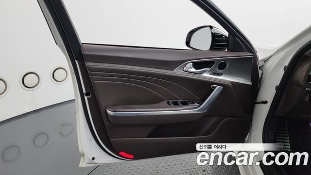 Kia Stinger Meister 2021 — Photo 5/31