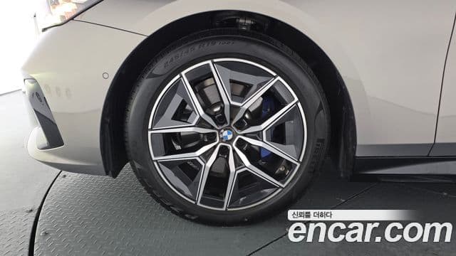 BMW 5 Series 2025 — ფოტო 5/20