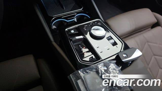 BMW 5 Series 2025 — ფოტო 9/20