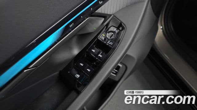 BMW 5 Series 2025 — ფოტო 28/36