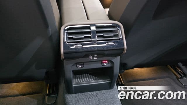 BMW 5 Series 2025 — ფოტო 26/36