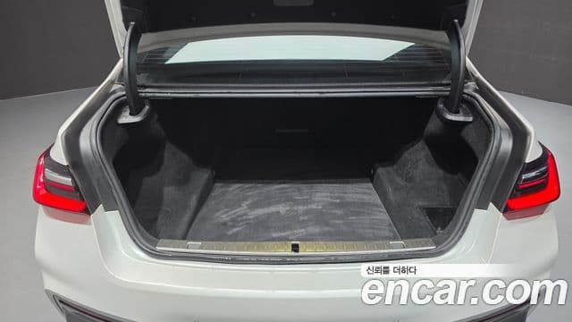 BMW 7 Series 2021 — Фото 18/20