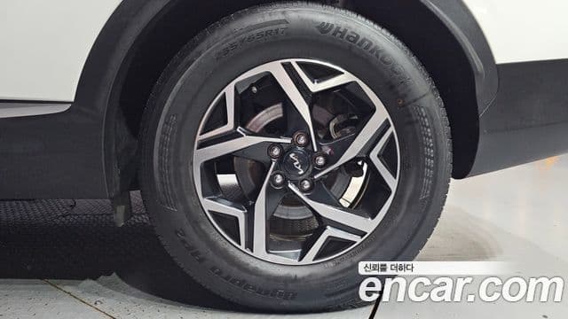 Kia Sportage 2022 — ფოტო 13/30