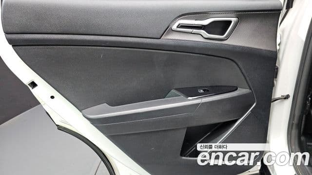 Kia Sportage 2022 — ფოტო 20/30