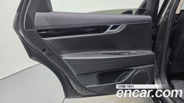 Genesis G80 2022 — Photo 23/33