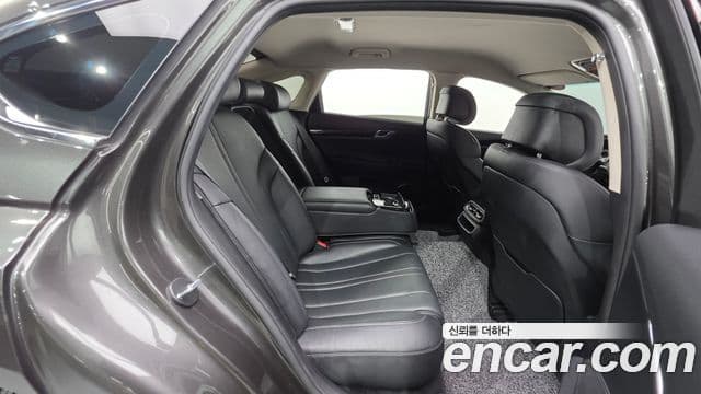 Genesis G80 2022 — Photo 12/33