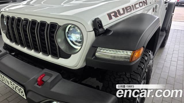 Jeep Wrangler 2025 — Şəkil 28/30
