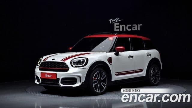 Mini Cooper S Countryman 2023 — Фото 1/20