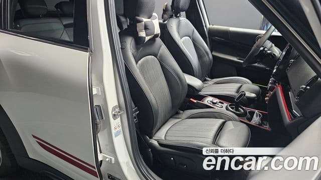 Mini Cooper S Countryman 2023 — Фото 12/20