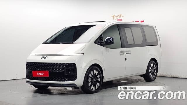 Hyundai Staria 2025 — ფოტო 1/20