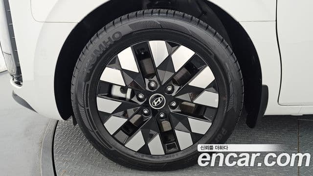 Hyundai Staria 2025 — ფოტო 5/20