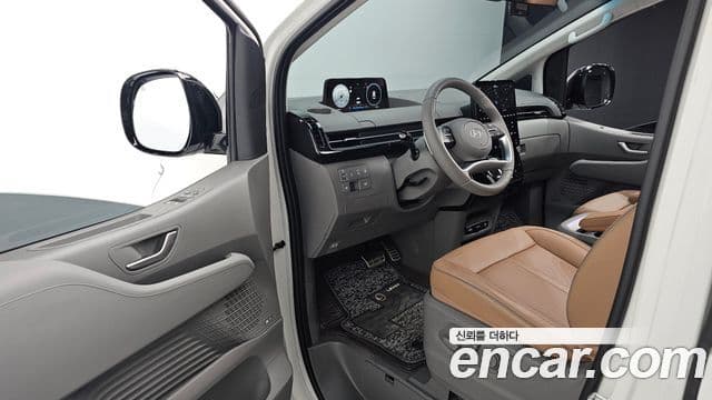 Hyundai Staria 2025 — ფოტო 11/20