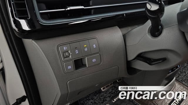 Hyundai Staria 2025 — ფოტო 18/20