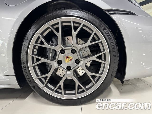 Porsche 911 2024 — Photo 10/16