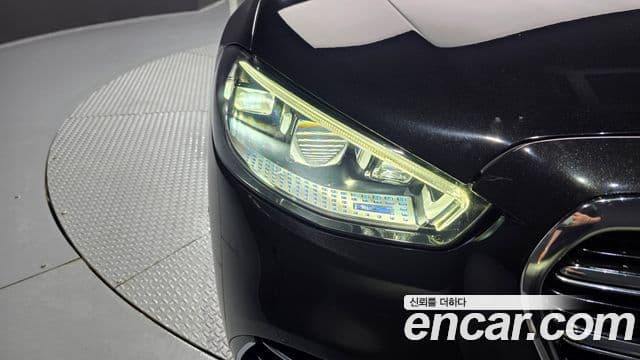 Mercedes-Benz S-Class 2022 — Photo 32/37