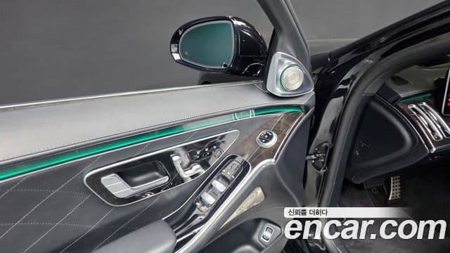 Mercedes-Benz S-Class 2022 — Photo 4/37