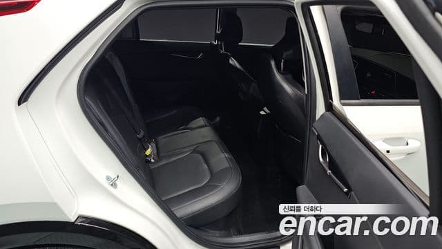 Kia Niro 2022 — Фото 11/20