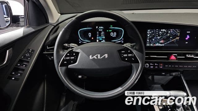 Kia Niro 2022 — Фото 13/20