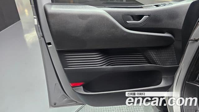 Hyundai Staria 2022 — Photo 25/32