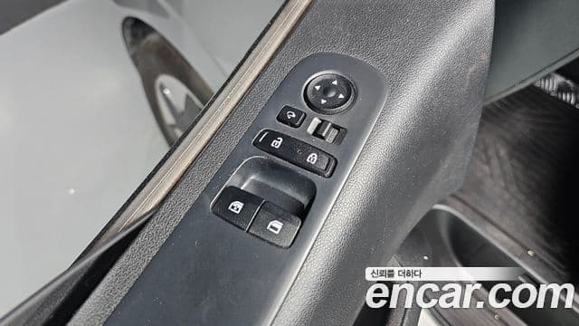Hyundai Staria 2022 — Photo 3/32