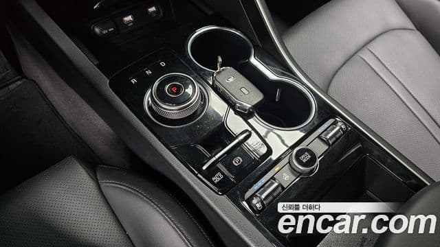 Kia K5 2021 — ფოტო 9/20