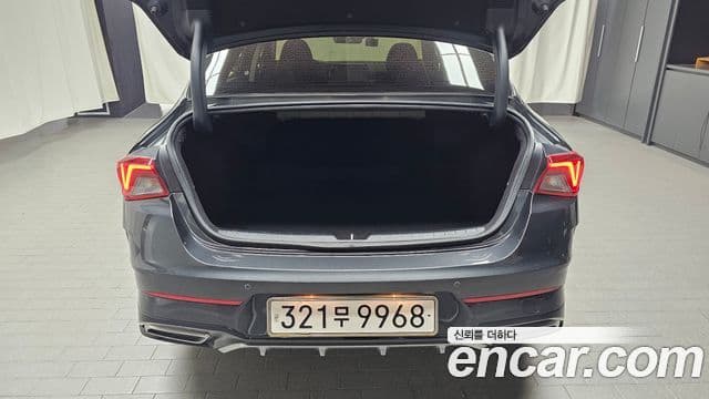 Kia K5 2021 — ფოტო 17/20