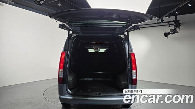 Hyundai Staria 2022 — Фото 18/20