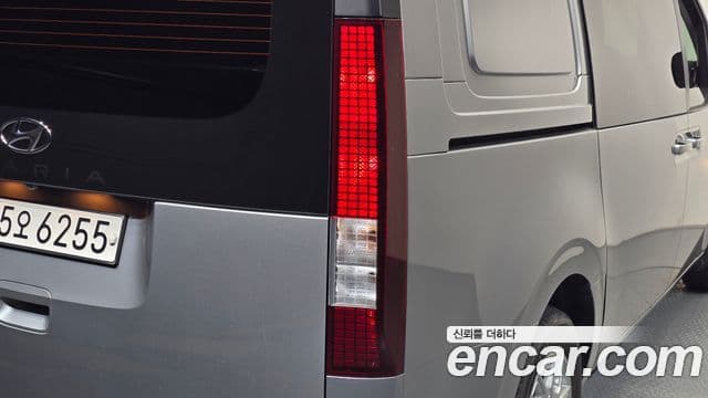 Hyundai Staria 2022 — ფოტო 27/32