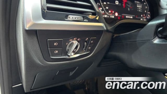 BMW X3 2020 — Photo 29/31