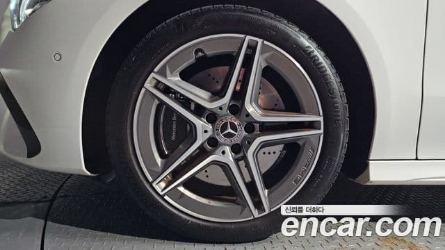 Mercedes-Benz CLA-Class 2024 — Фото 5/20