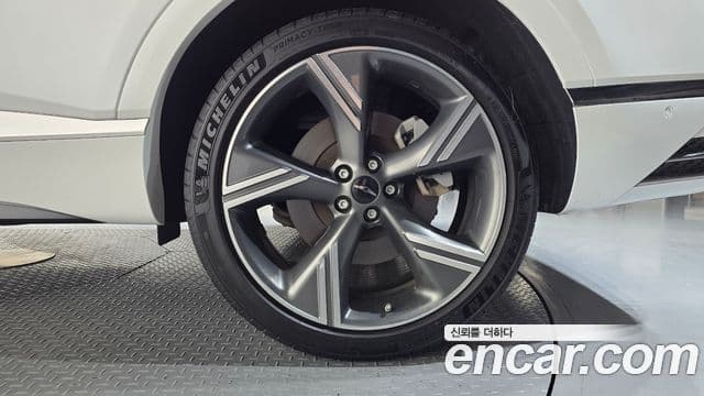 Genesis GV80 2024 — Photo 30/38