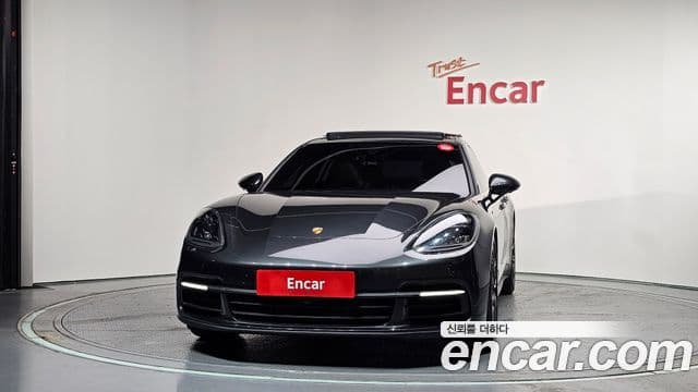 Porsche Panamera 2018 — Şəkil 22/36