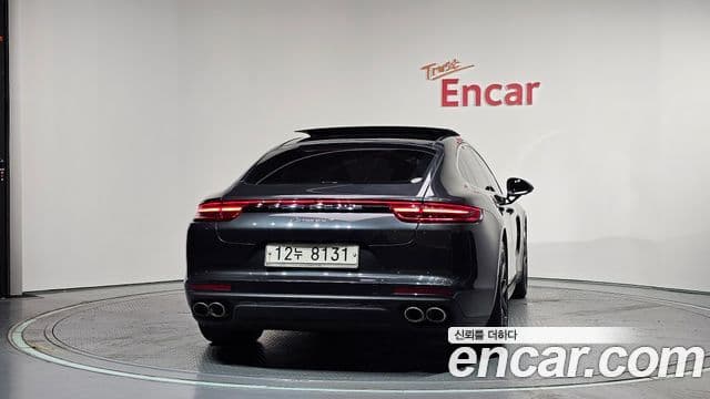 Porsche Panamera 2018 — Şəkil 32/36